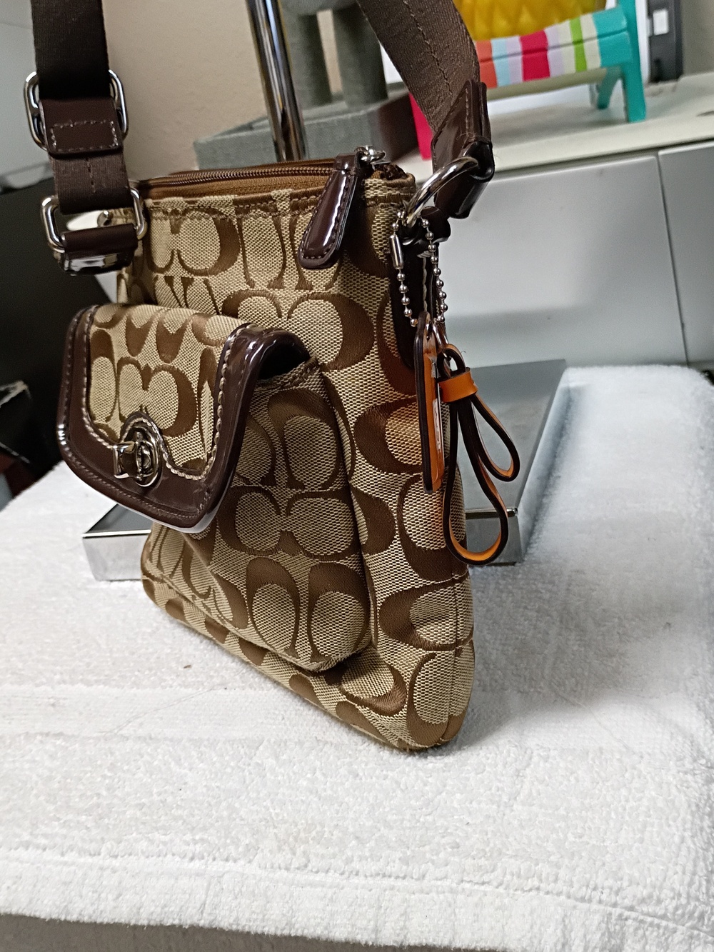 Coach PARK Swingpack - Picture 3 of 6